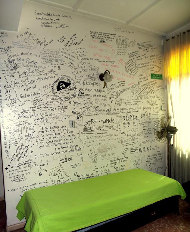Hostel Otro Mundo Capdevila Extérieur photo